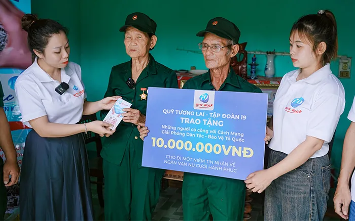 Hỗ trợ khách hàng 24/7 New8