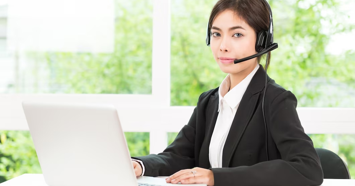 Đội ngũ hỗ trợ khách hàng chuyên nghiệp của New8 sẵn sàng phục vụ 24/7