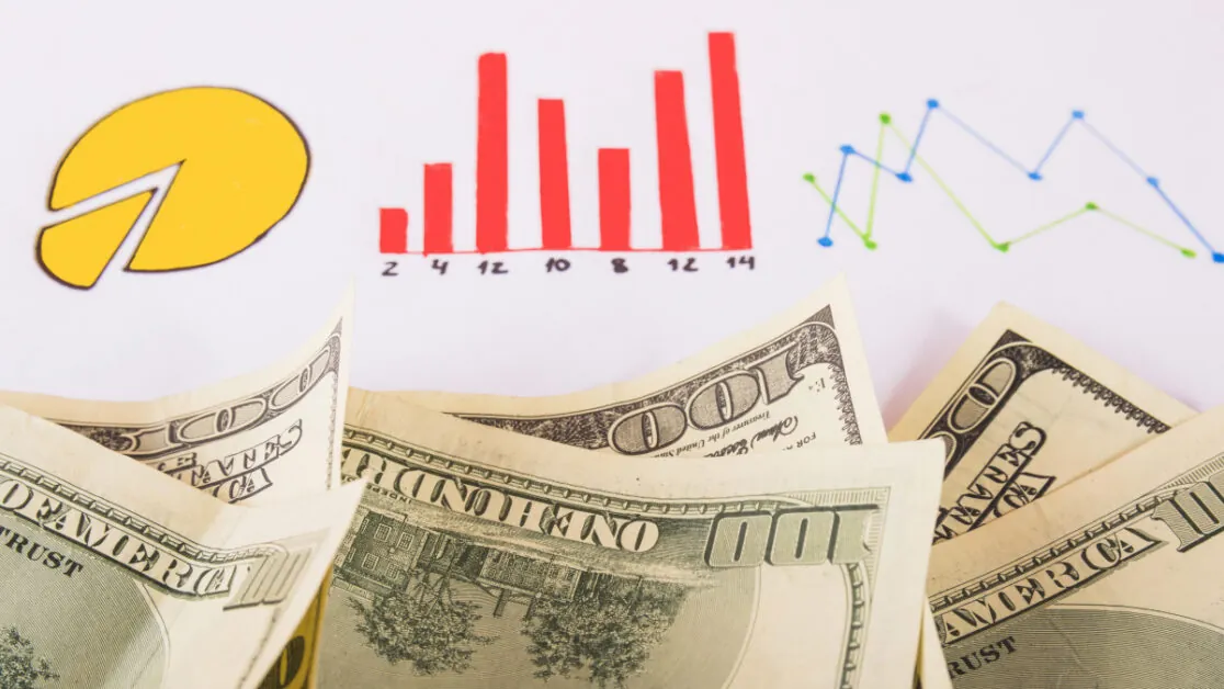 Quy trình thu thập dữ liệu người dùng của new8, bao gồm thông tin cá nhân và kỹ thuật